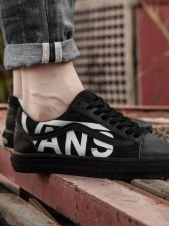 Vans Old Skool Black/White Women's Shoes Size 6 / Men's 4.5 - Picture 2 of 4